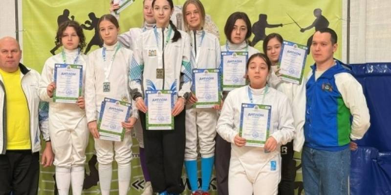 Спортсмены Сургутского района выступили на Первенстве Югры по фехтованию