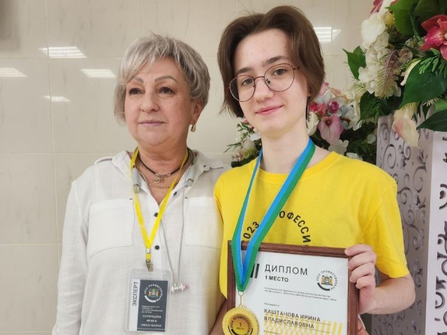 ​Школьница из Сургутского района победила в окружном конкурсе «Профессионалы»