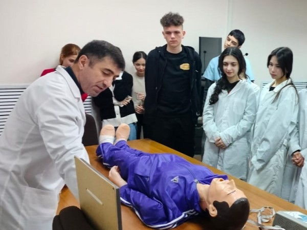 Профессиональные пробы для школьников прошли в Федоровской городской больнице Профессиональные пробы для школьников прошли в Федоровской городской больнице