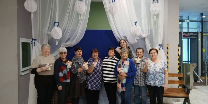 Пенсионеры Сургутского района в канун Рождества создали рождественских ангелов