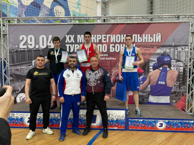 Боксеры Сургутского района привезли серебро и бронзу с межрегионального турнира