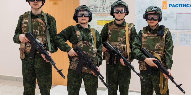 В детском лагере ХМАО осенние каникулы превратили в военные сборы