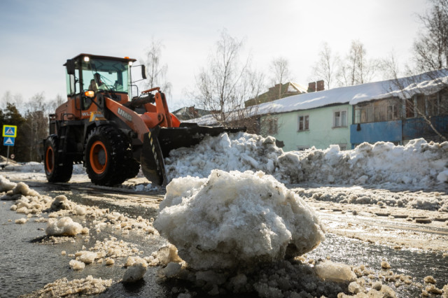 В Сургутском районе стартовала активная фаза весенней уборки