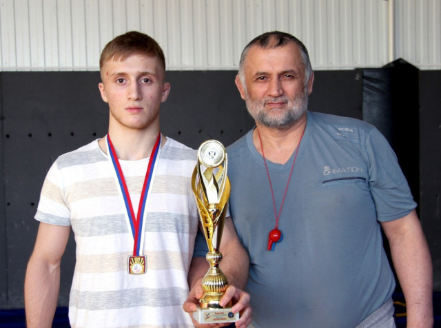 Тренер из Сургутского района удостоен благодарности Министра спорта Российской Федерации