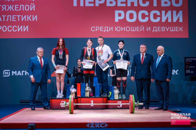 Штангистка из Сургутского района стала лучшей в России на юниорском первенстве