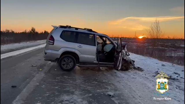 ​ДТП в Сургутском районе: один погиб, трое в больнице