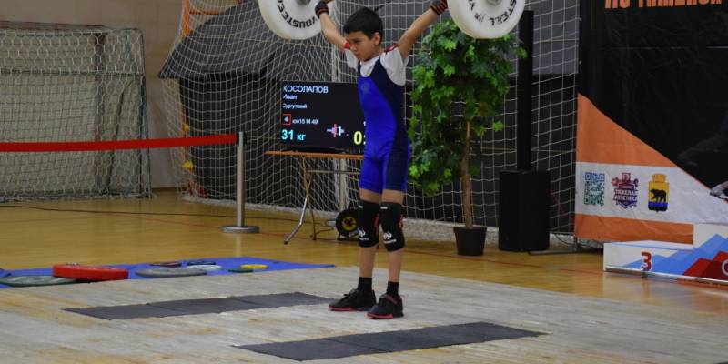 Юные тяжелоатлеты Сургутского района завоевали 20 медалей на чемпионате Югры