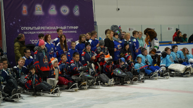 Спортсмены Сургутского района стали лучшими на открытом турнире по следж-хоккею «Созвездие Следж»