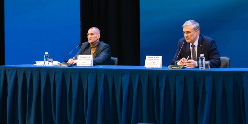 Вода, жилье и стадион - что пообещал жителям Белого Яра глава Сургутского района