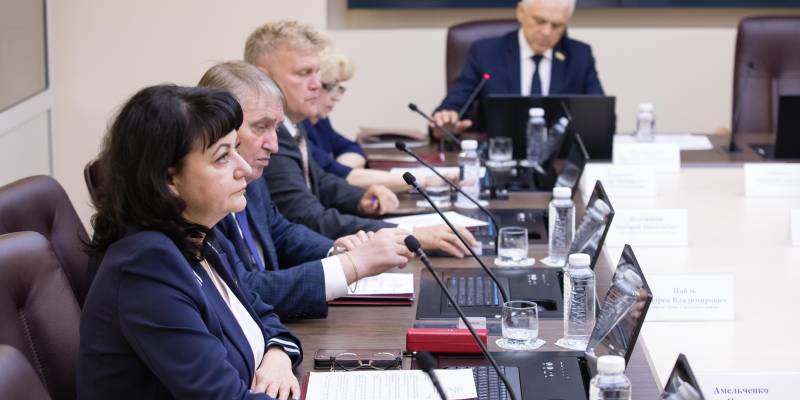 ​Власти Сургутского района вводят новые выплаты руководителям малых школ