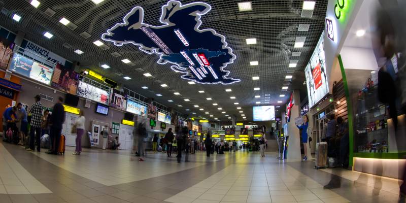 Ограничение полетов в аэропортах: что делать, когда задержали или отменили рейс