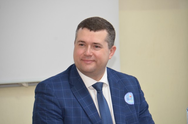 «Единая Россия» опровергла причину отставки главы исполкома Сургута «Единая Россия» опровергла причину отставки главы исполкома Сургута