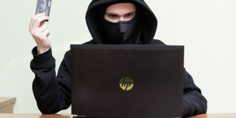 В Сургуте полиция накрыла ОПГ, провернувшую аферу почти на 100 млн через криптовалюту