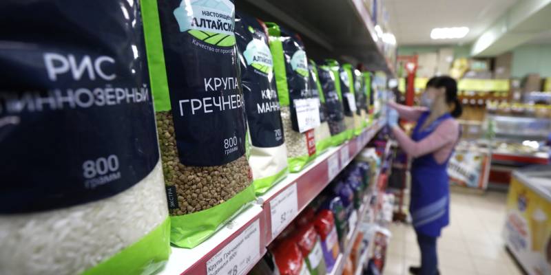 Жители ХМАО стали чаще покупать дешевую и готовую еду