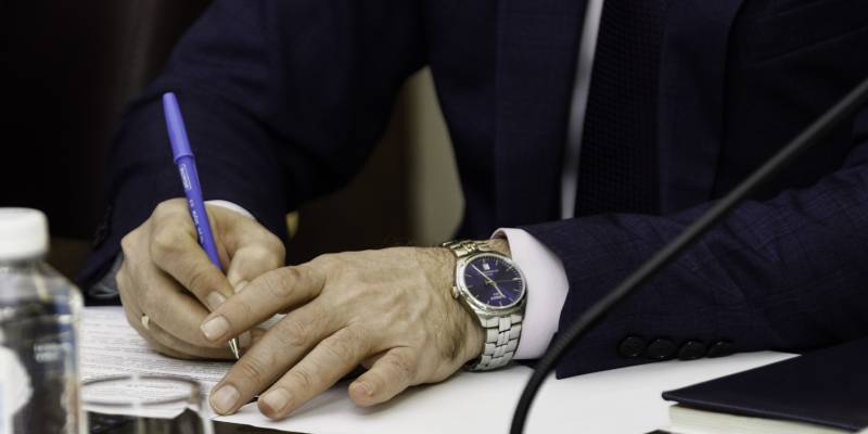 Министр просвещения РФ Кравцов объяснил «ошибку» в поздравлении Артеку