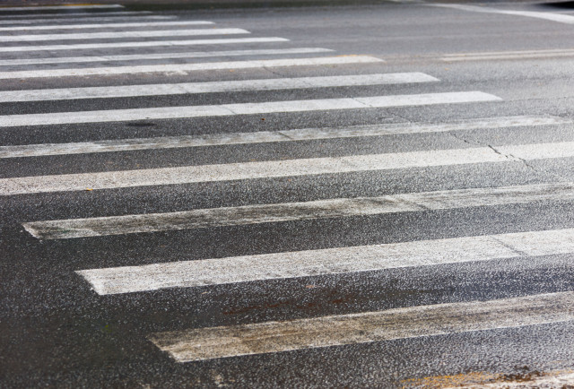 В ХМАО за сутки под колеса автомобилей попали двое младшеклассников