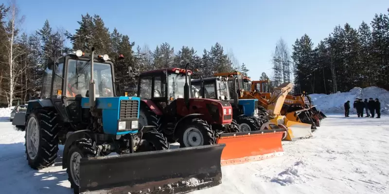Не допустить снежный коллапс: в Лянторе закупают дополнительную технику для зимней уборки