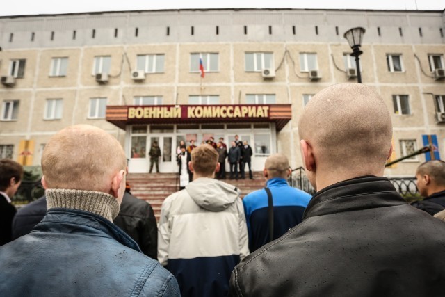 Отслужившие жители ХМАО начнут получать повестки в военкомат Отслужившие жители ХМАО начнут получать повестки в военкомат