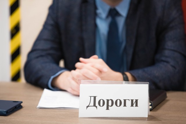 Руслан Кухарук: в ХМАО разработали единую программу ремонта и строительства дорог Руслан Кухарук: в ХМАО разработали единую программу ремонта и строительства дорог