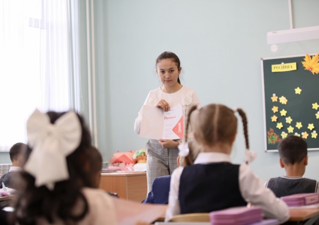 Практика Сургутского района по сопровождению молодых педагогов стала лучшей в ХМАО