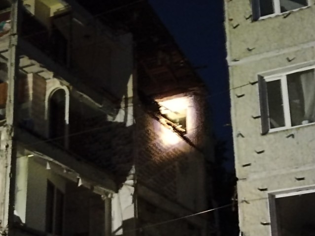 Во взорвавшемся доме Нижневартовска обвалилась стена Во взорвавшемся доме Нижневартовска обвалилась стена