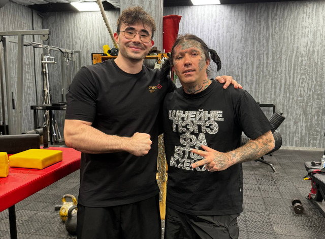 Блогер-миллионник из Югры Akimbo готовит коллаборацию с создателем мема «Ватафа пепе шнейне» Блогер-миллионник из Югры Akimbo готовит коллаборацию с создателем мема «Ватафа пепе шнейне»