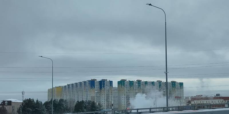 В Сургуте горит бензовоз на заправке