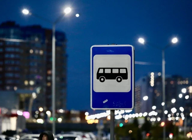 В ХМАО водитель из-за молитвы не пускал пассажиров в автобус в лютый мороз