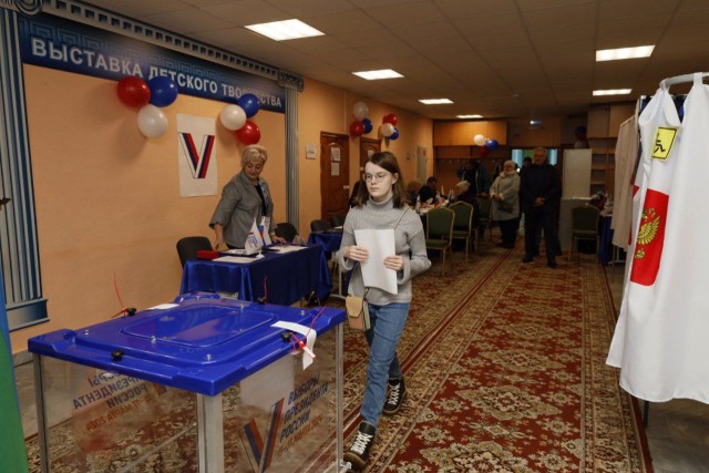 Жительница Барсово отметила 18-летие на избирательном участке