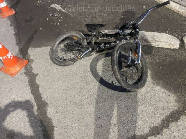 В Сургуте машина сбила 12-летнего велосипедиста В Сургуте машина сбила 12-летнего велосипедиста