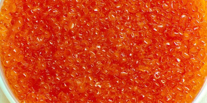 Кишечную палочку нашли в икре пяти популярных торговых марок