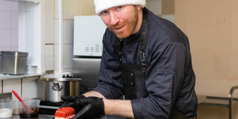 Топ-5 закусок для идеального новогоднего стола от шеф-повара Сургутского района