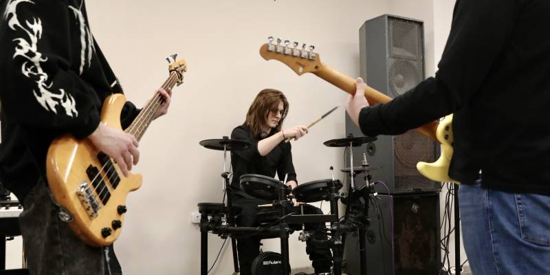 Серию вечеринок с домашней атмосферой устроят в молодежных центрах Сургутского района Серию вечеринок с домашней атмосферой устроят в молодежных центрах Сургутского района