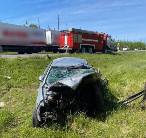​Водитель легкового автомобиля погиб при столкновении с КамАЗом