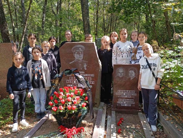 Школьники Сургутского района вернулись из экскурсии в Смоленск Школьники Сургутского района вернулись из экскурсии в Смоленск