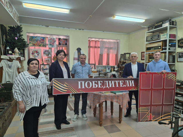 Новые стенды для музея Сытоминской школы переданы при поддержке «Единой России» Новые стенды для музея Сытоминской школы переданы при поддержке «Единой России»
