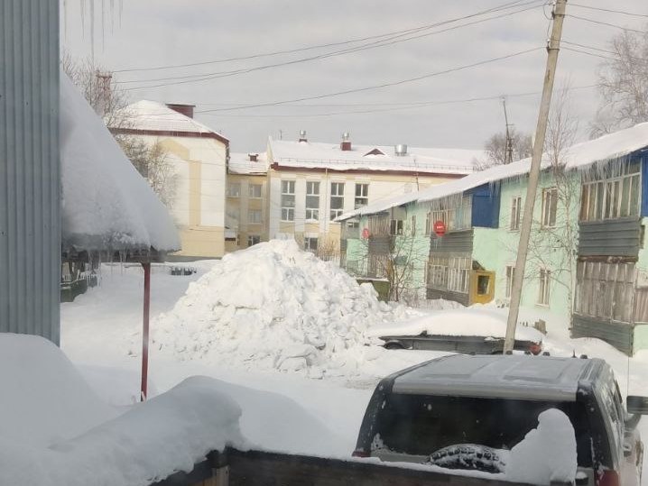Состояние пос. Снегопад. Снегопад в деревне. Снегопад фото. Снег в поселке.