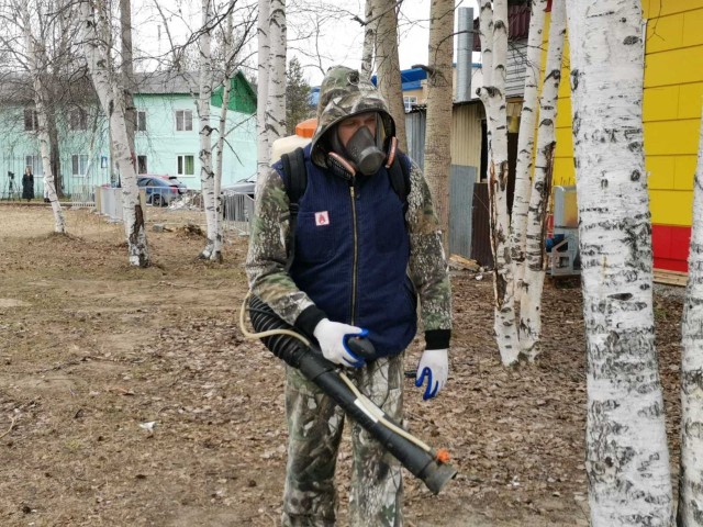 В Сургутском районе началась борьба с клещами и грызунами