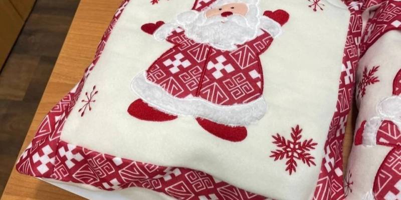Сотрудники Сургутнефтегаза показали корпоративные новогодние подарки для детей