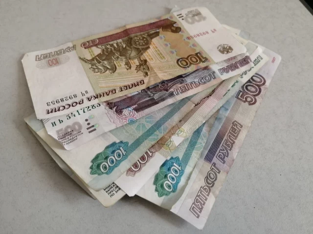 В Югре водителю и маляру готовы платить по 300 тысяч рублей в месяц