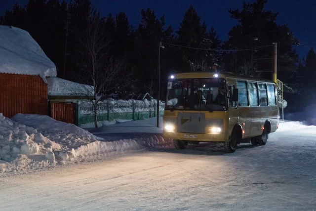 В ХМАО водитель оставил пассажиров в салоне автобуса и ушел в магазин В ХМАО водитель оставил пассажиров в салоне автобуса и ушел в магазин