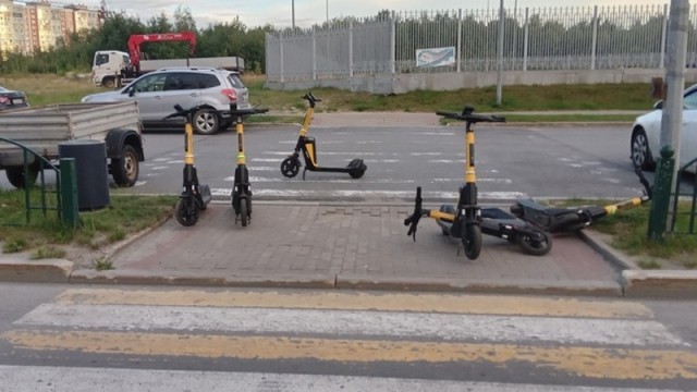 Жители ХМАО выступают против проката самокатов и призывают его запретить Жители ХМАО выступают против проката самокатов и призывают его запретить