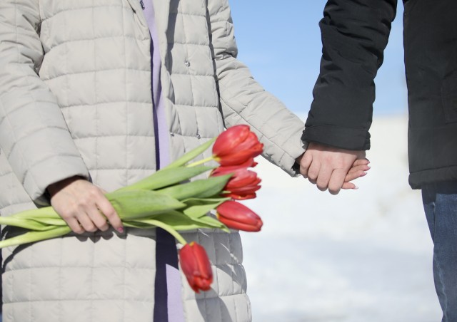 Предприниматель из ХМАО лишилась 59 тысяч рублей при заказе цветов к 8 Марта