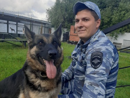Потерявшуюся ночью жительницу ХМАО нашел служебный пес Мерседес Потерявшуюся ночью жительницу ХМАО нашел служебный пес Мерседес