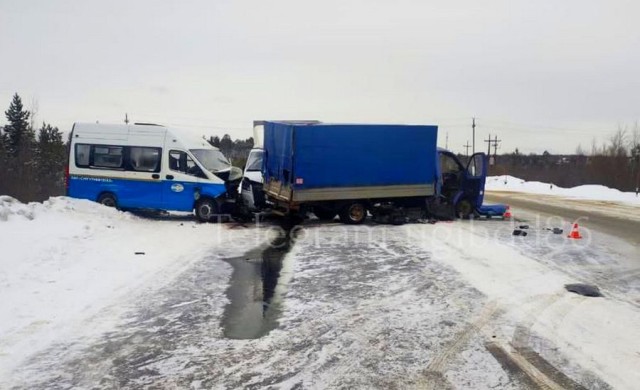 В Сургутском районе произошло тройное ДТП: есть пострадавшие В Сургутском районе произошло тройное ДТП: есть пострадавшие