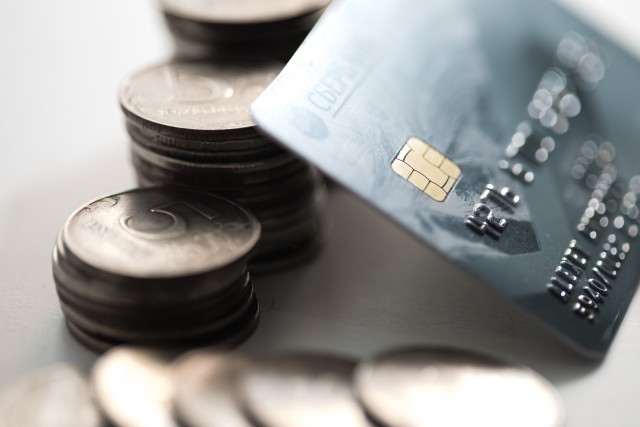 На продававшую диван сургутянку мошенники оформили кредит на 4 млн рублей На продававшую диван сургутянку мошенники оформили кредит на 4 млн рублей