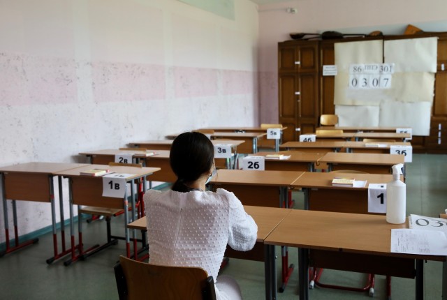 В ХМАО учителя урайской гимназии недополучили зарплату