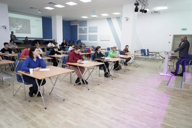 Более 300 жителей Сургута написали Тотальный диктант