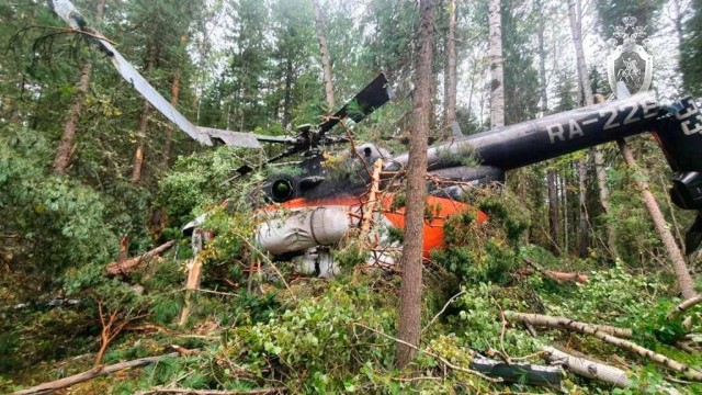 В ХМАО возбудили уголовное дело по факту жесткой посадки вертолета МИ-8 В ХМАО возбудили уголовное дело по факту жесткой посадки вертолета МИ-8