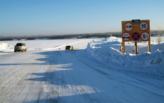 В Сургутском районе из-за оттепели ограничили движение по зимникам